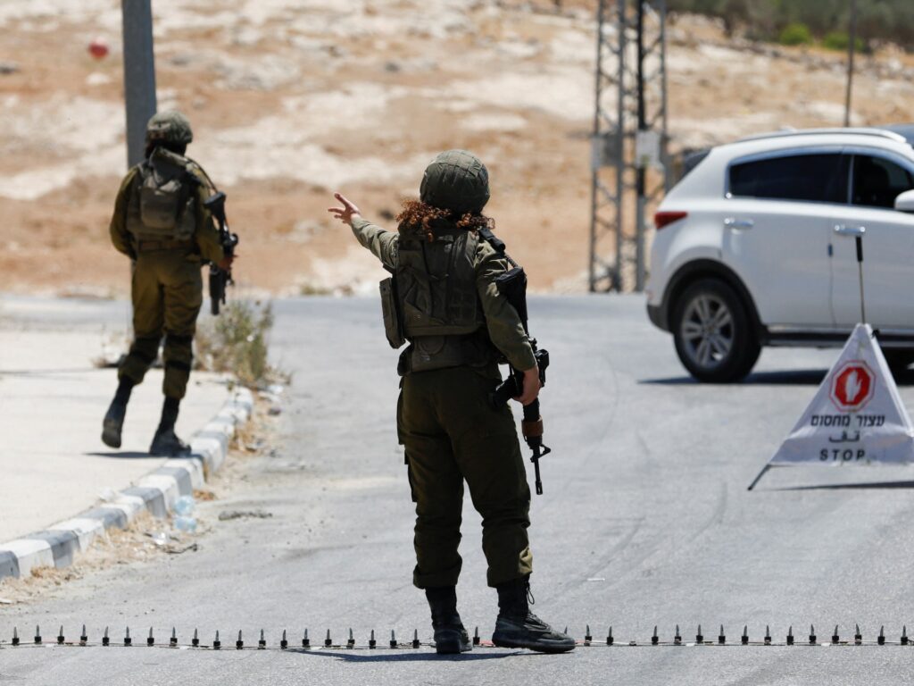 Israeli military kills Palestinian accused of throwing Molotov cocktail |  Israeli-Palestinian Battle Information