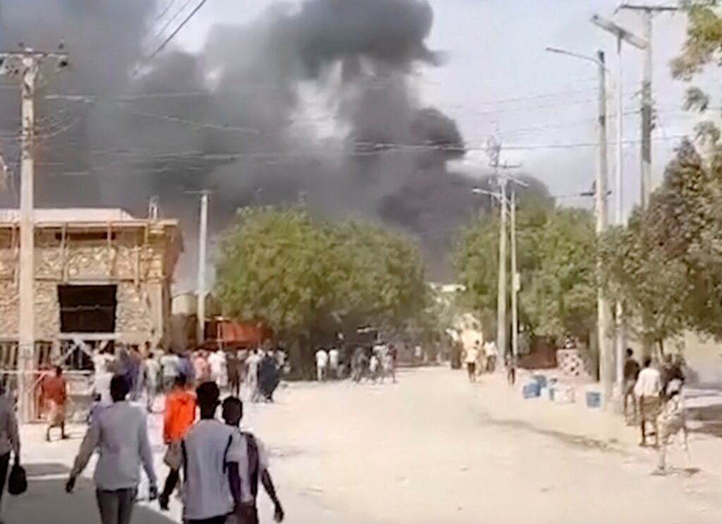 Lethal truck explosion hits checkpoint in central Somali metropolis |  Battle information
