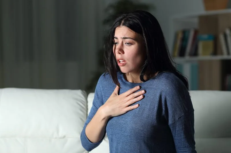 Shortness of breath at evening: causes, signs and remedy
