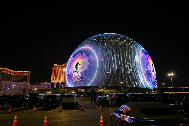 U2 Live performance Makes use of Gorgeous Visuals to Open Huge Sphere Venue in Las Vegas – Way of life