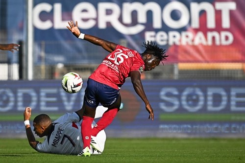 Saint-Germain complains about “the grass of the stadium”!