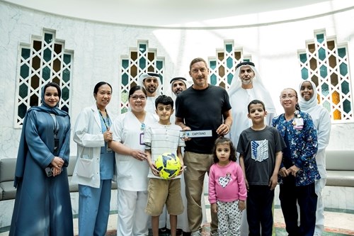 The legend Totti places a smile on youngsters’s faces in ‘Sheikh Khalifa Medical Metropolis’