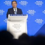 In Davos, the Chinese language Prime Minister focuses on commerce obstacles