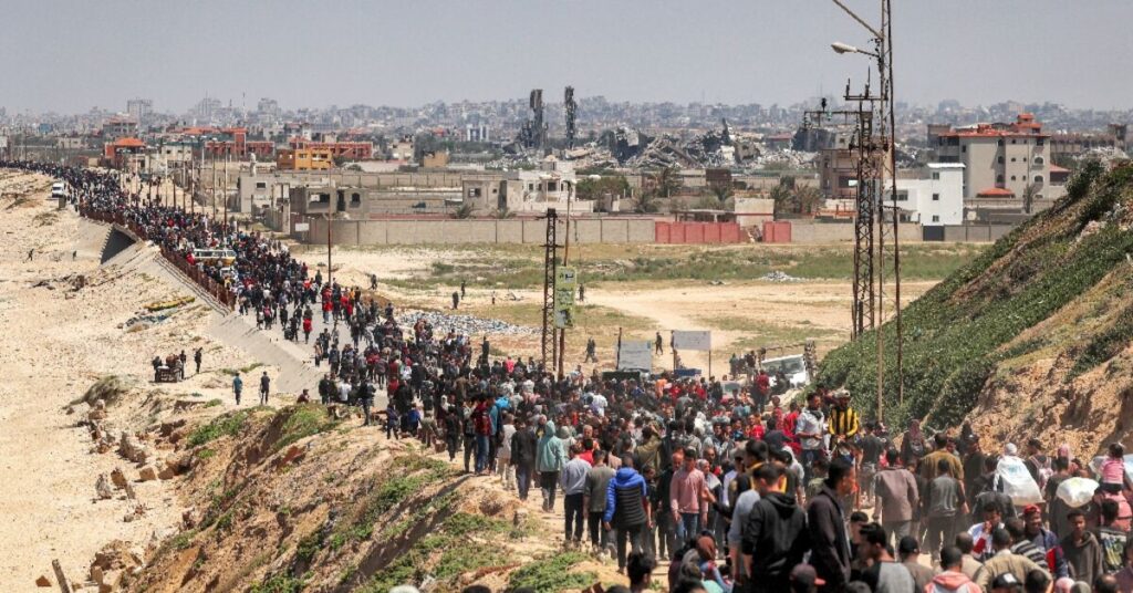 Gazans flood highway to north after ‘open checkpoint’ rumors
