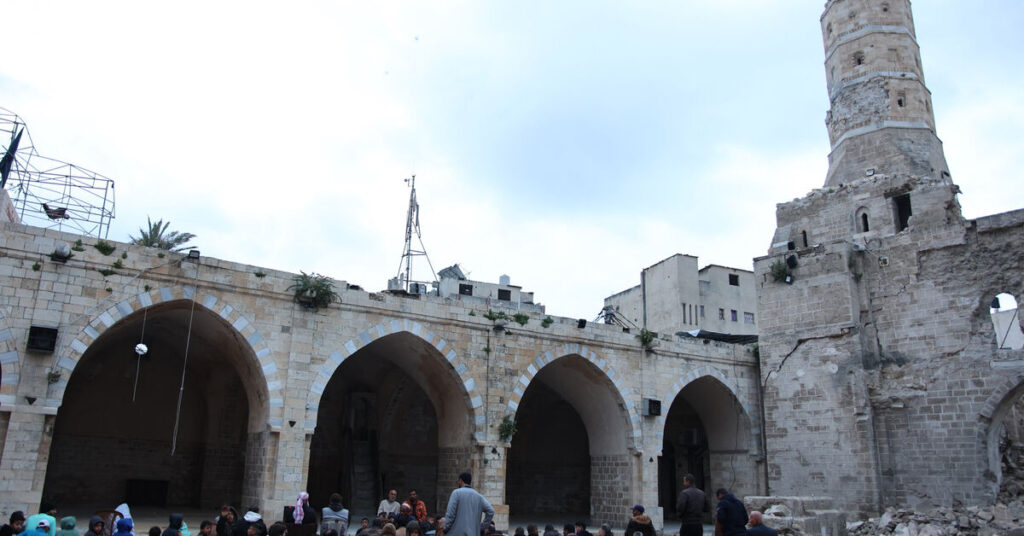 Palestinians in Gaza have a good time the solemn Eid at destroyed mosques as they flee